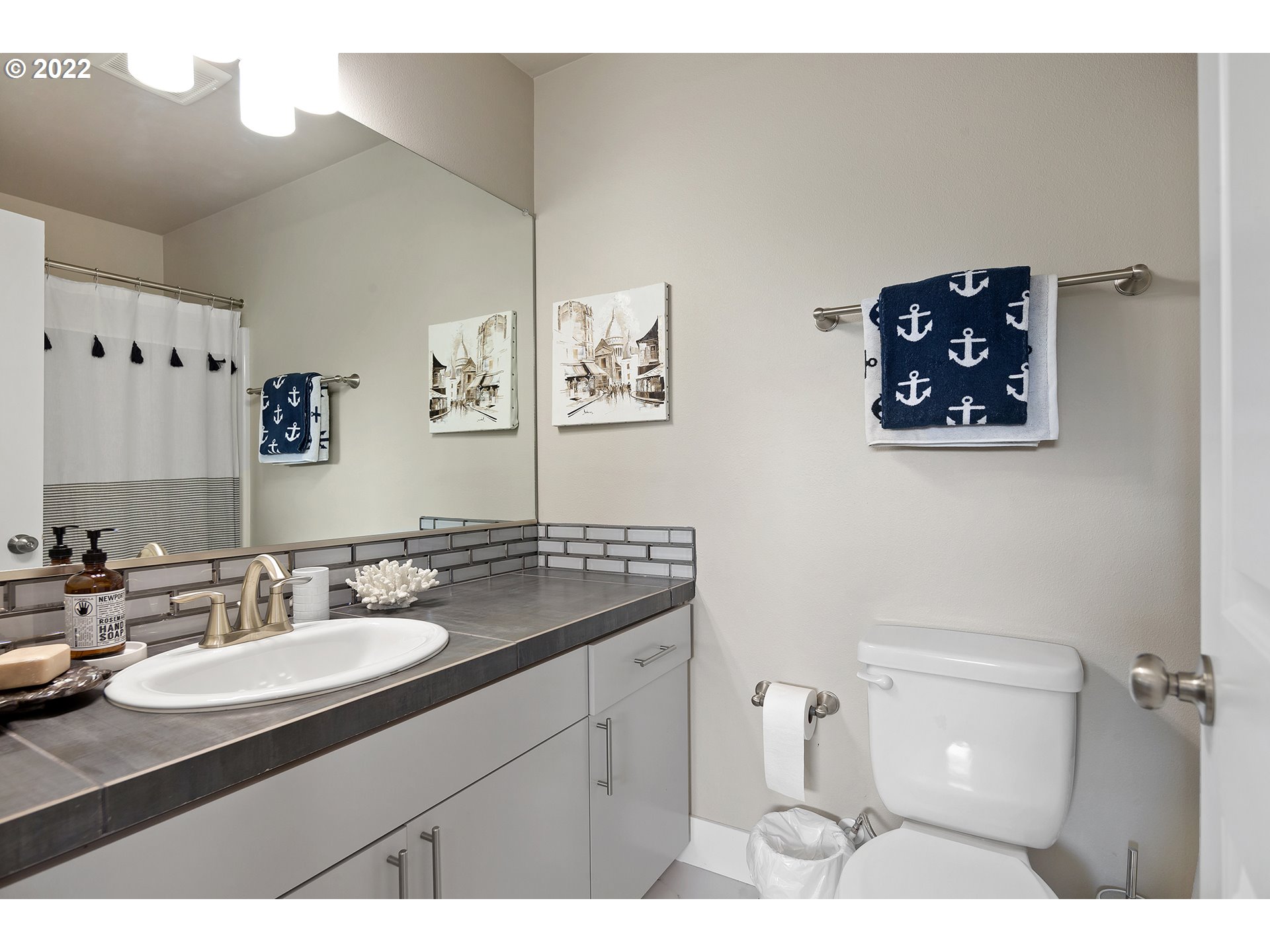 4530 Southwest Luradel Street Portland, OR 97219 - Photo 25 of 32 Gallery Image 25