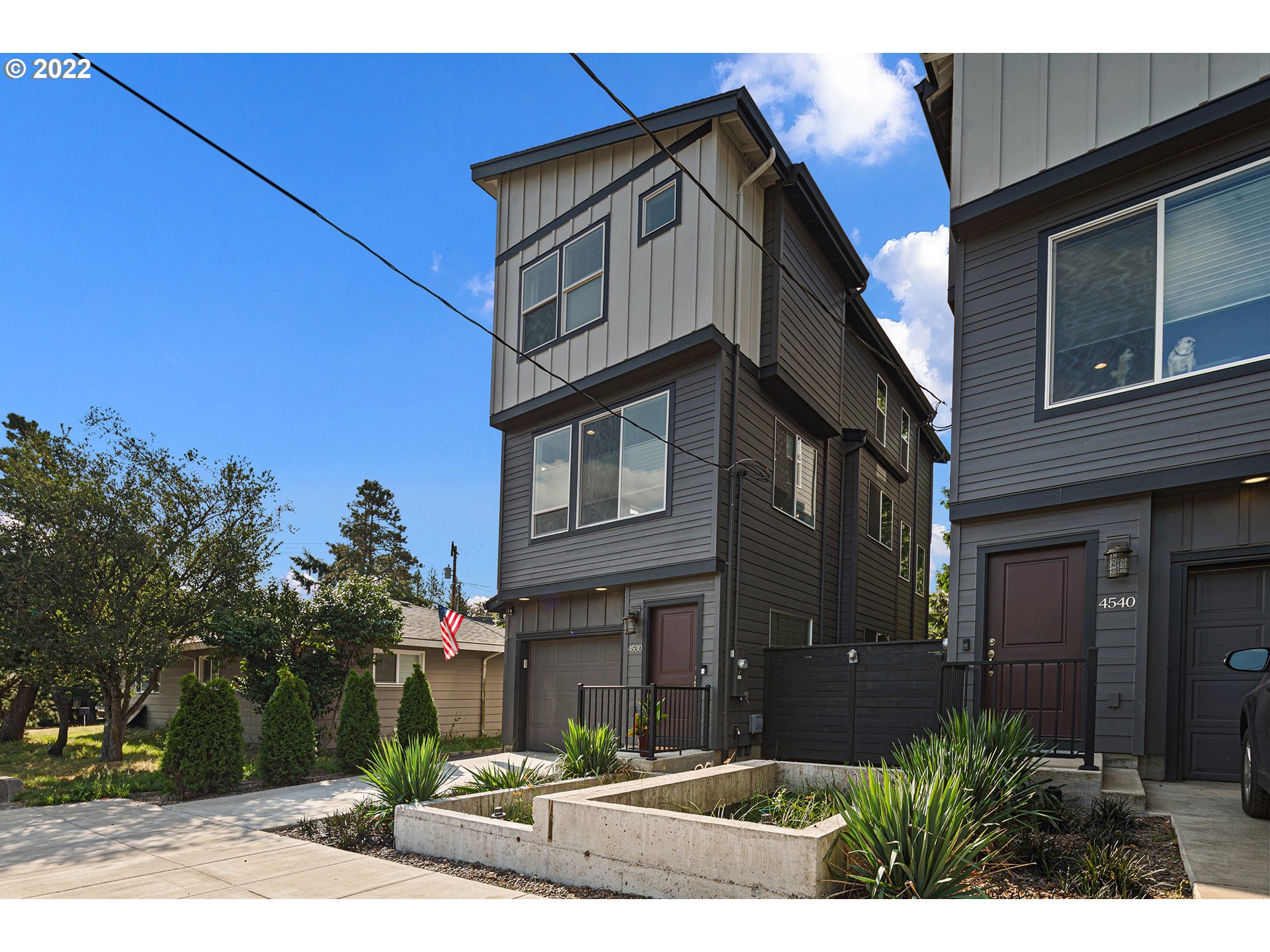4530 Southwest Luradel Street Portland, OR 97219 - Photo 3 of 32 Gallery Image 3