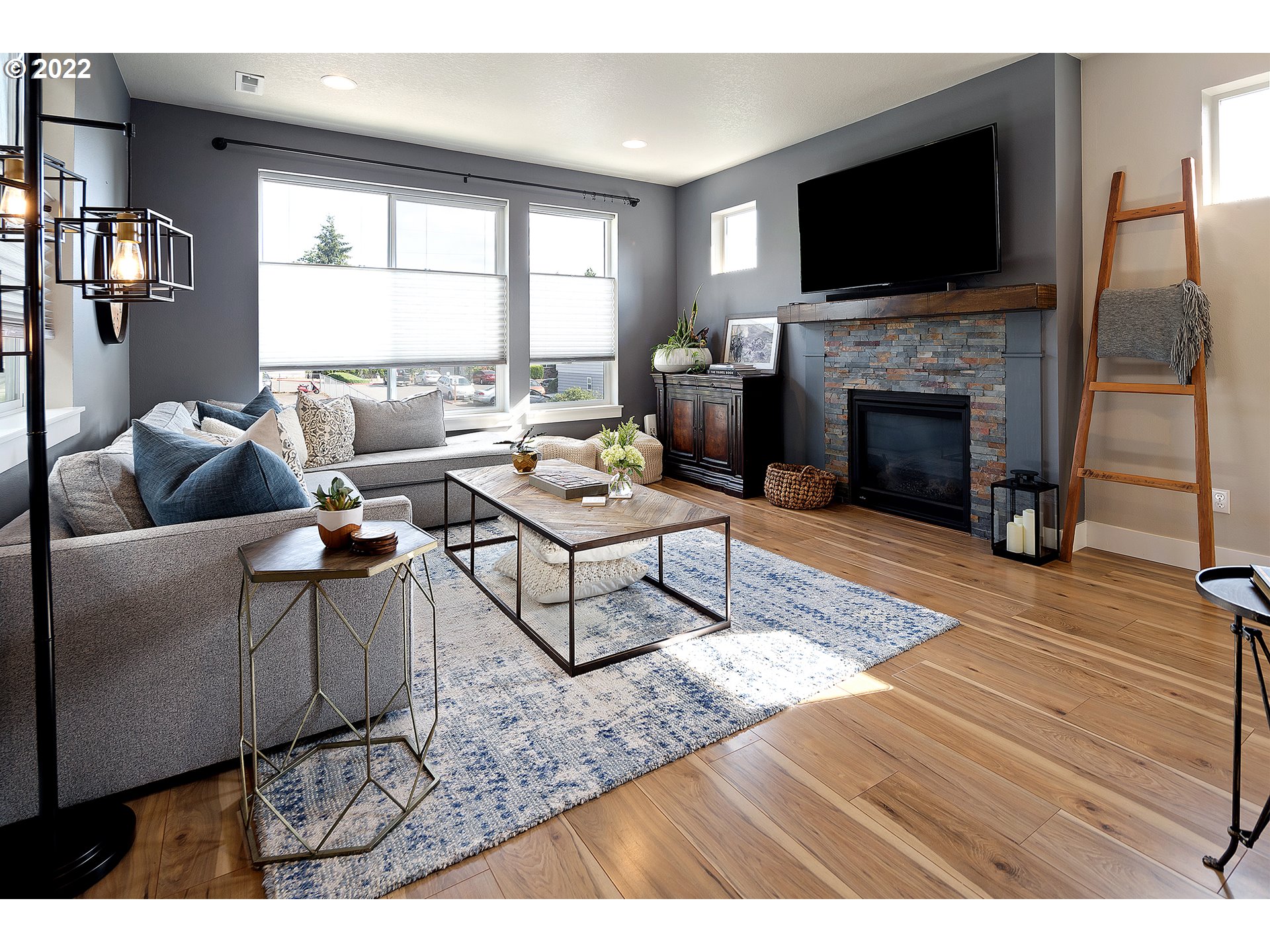 4530 Southwest Luradel Street Portland, OR 97219 - Photo 5 of 32 Gallery Image 5