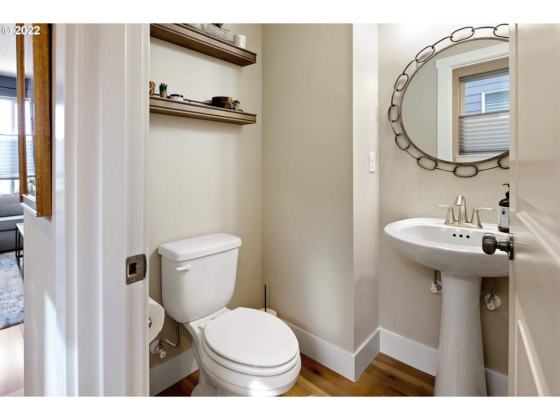 4530 Southwest Luradel Street Portland, OR 97219 - Photo 8 of 32 Gallery Image 8
