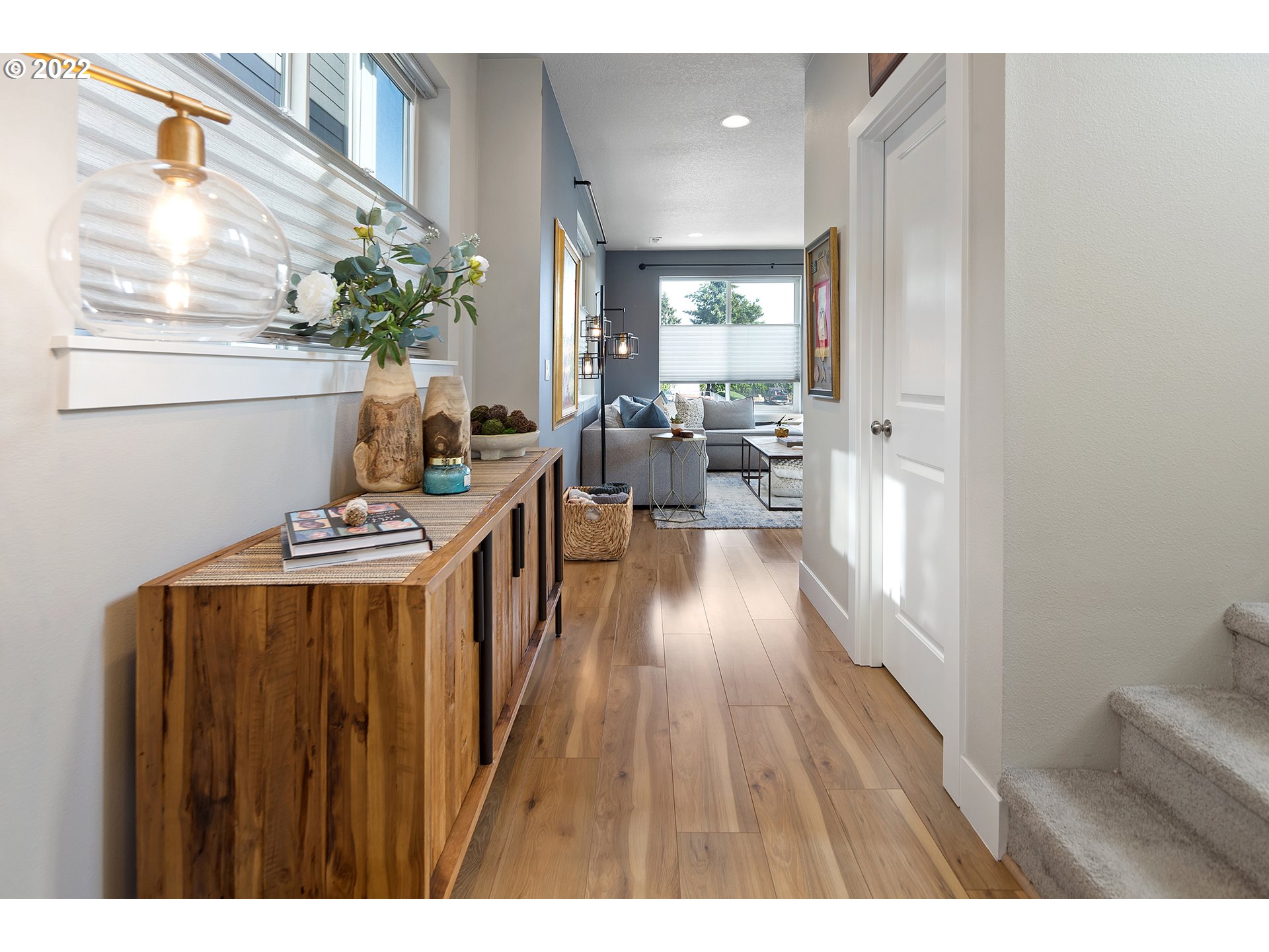 4530 Southwest Luradel Street Portland, OR 97219 - Photo 9 of 32 Gallery Image 9