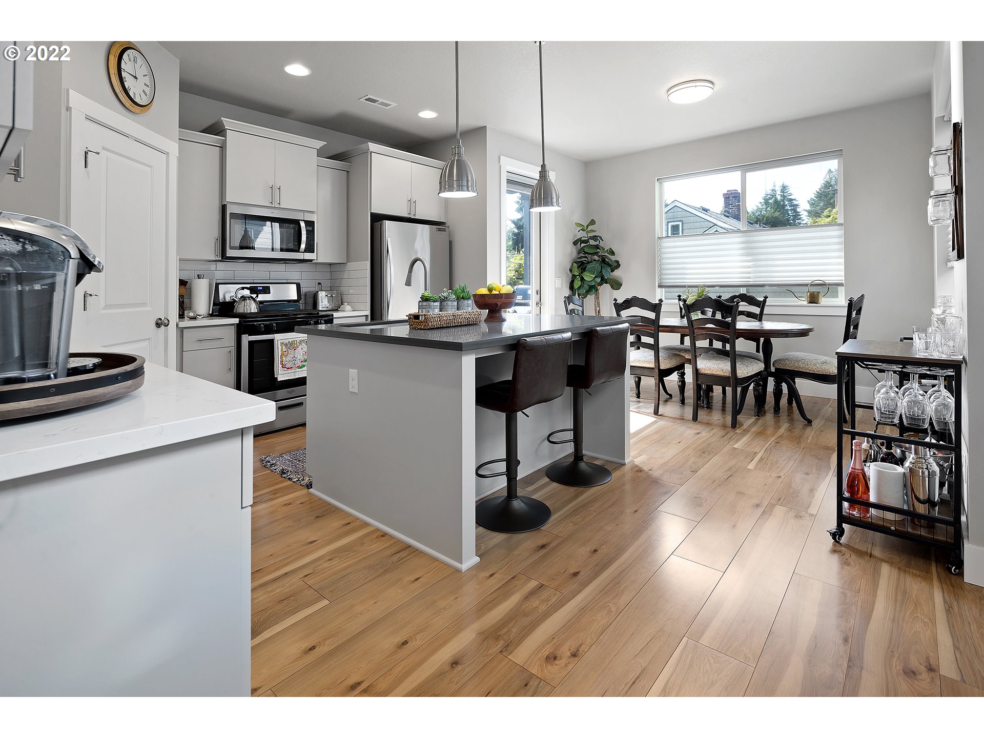 4530 Southwest Luradel Street Portland, OR 97219 - Photo 10 of 32 Gallery Image 10