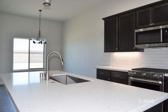 140 Rainshadow Court Ridgecrest, CA 93555 - Photo 9 of 35 Gallery Image 9