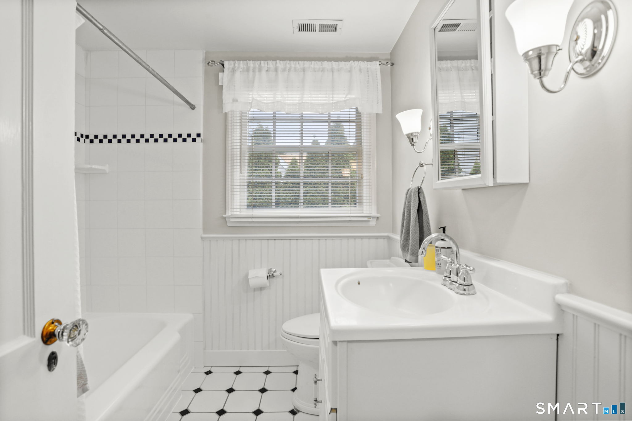 23 Garden City Road Darien, CT 06820 - Photo 19 of 31