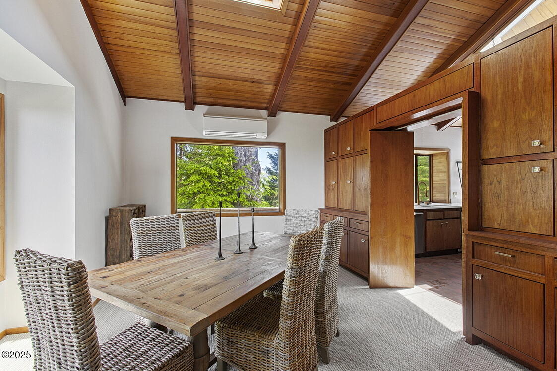 445 Summit View Lane Gleneden Beach, OR 97388 - Photo 9 of 67 Dining Area