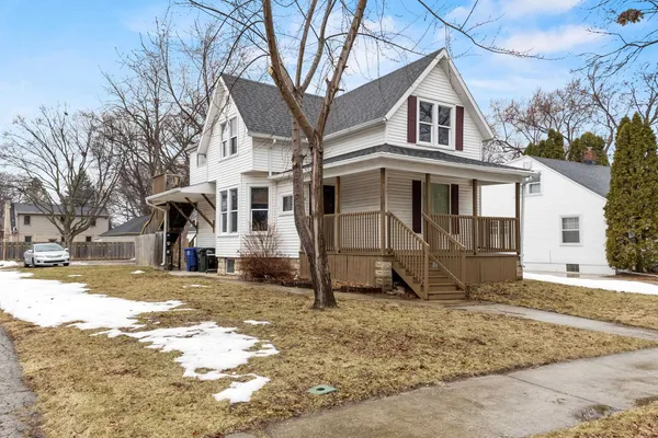 $299,900 | 621 North Huron Street, De Pere, WI 54115