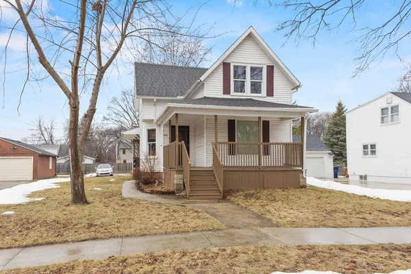 $299,900 | 621 North Huron Street, De Pere, WI 54115