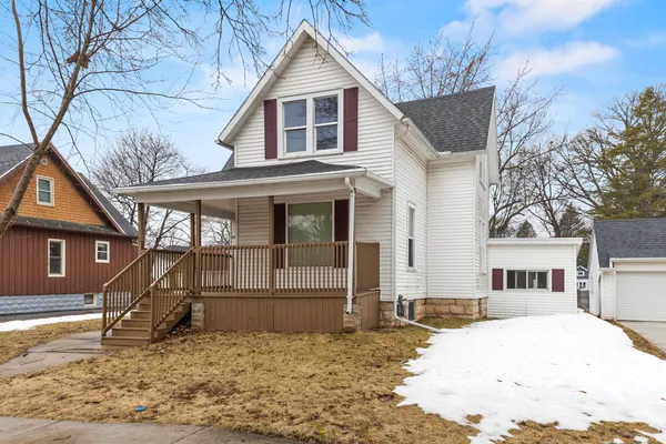 $299,900 | 621 North Huron Street, De Pere, WI 54115