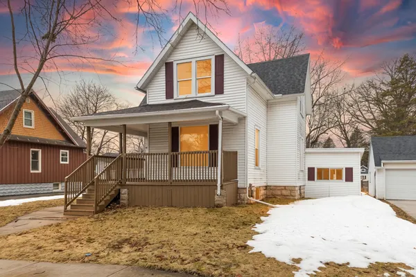 $299,900 | 621 North Huron Street, De Pere, WI 54115