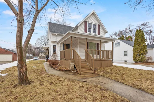 $299,900 | 621 North Huron Street, De Pere, WI 54115