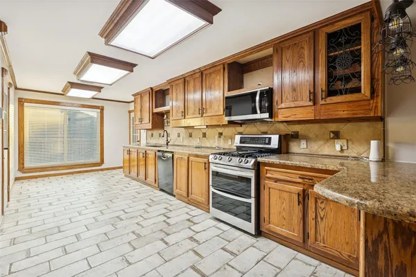 $320,000 | 7112 Pleasure Lake Drive, Willis, TX 77318