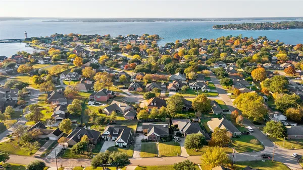 $320,000 | 7112 Pleasure Lake Drive, Willis, TX 77318