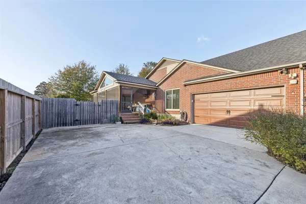 $320,000 | 7112 Pleasure Lake Drive, Willis, TX 77318