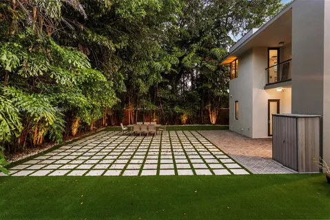 $4,400,000 | 7621 Southwest 59th Court, South Miami, FL 33143