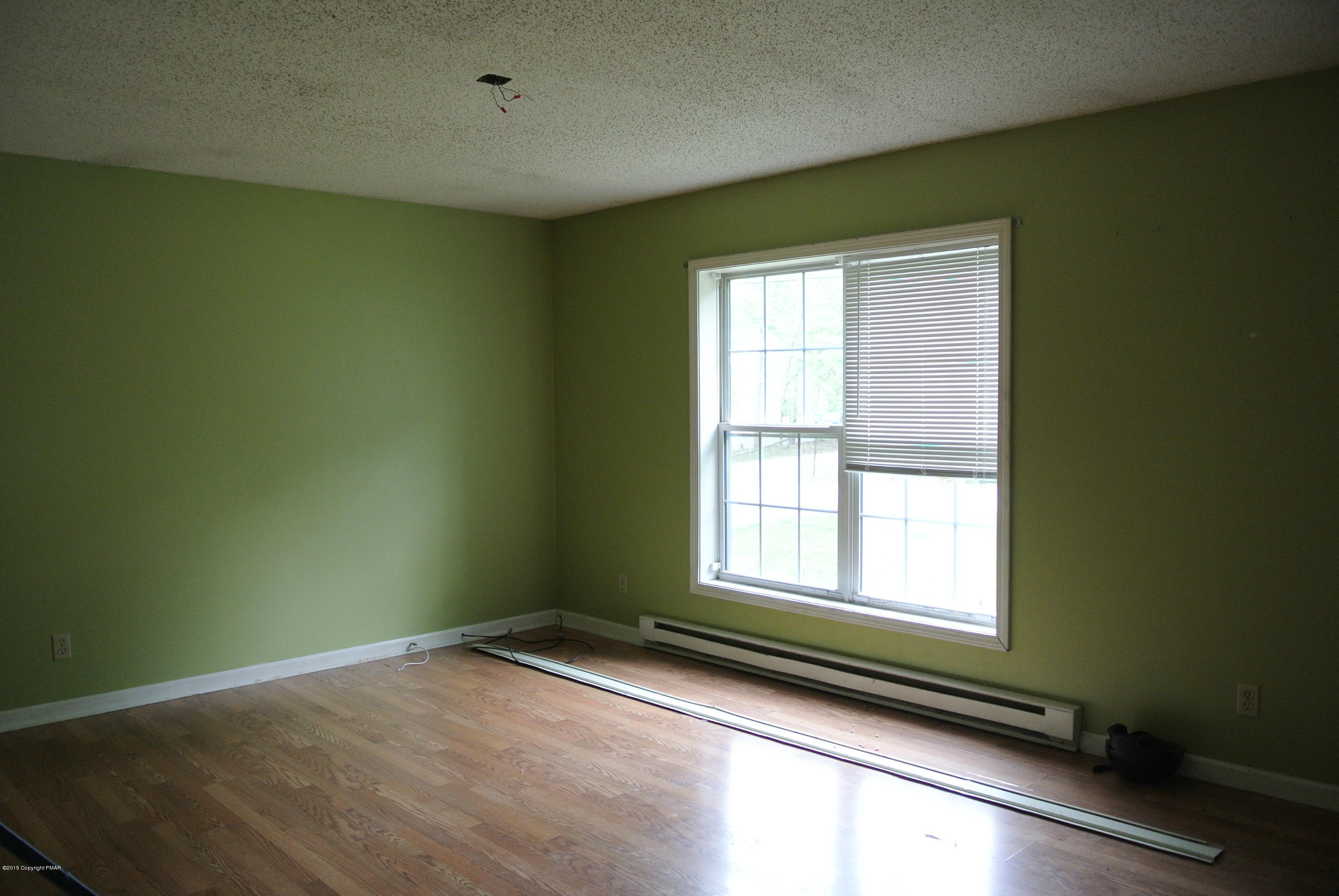 2174 Walnut Trail Bushkill, PA 18324 - Photo 3 of 6 DSC_6695