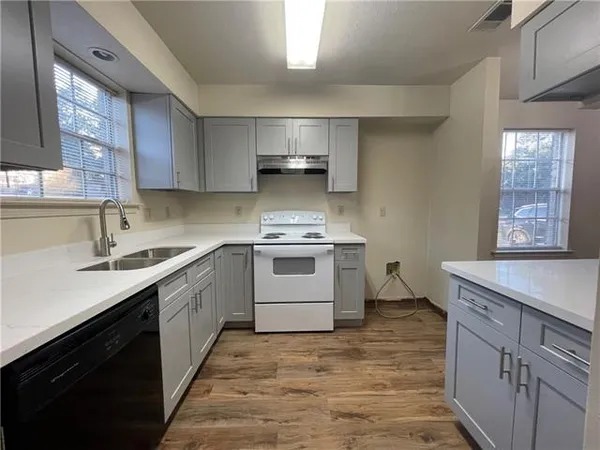 $1,300 | 4204 Chateau Boulevard, Unit A, Kenner, LA 70065