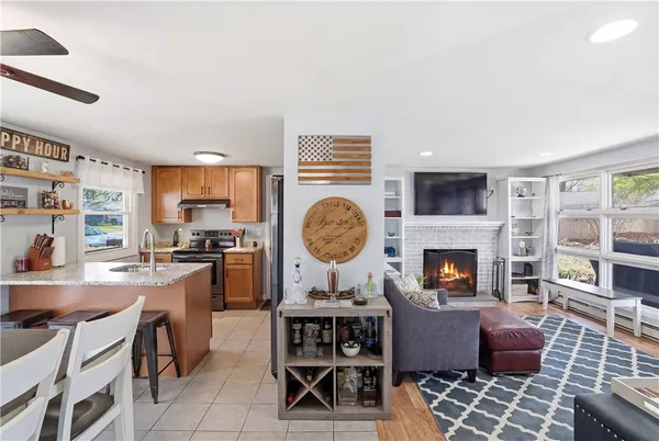 $399,000 | 17 Gloucester Street, Warwick, RI 02886