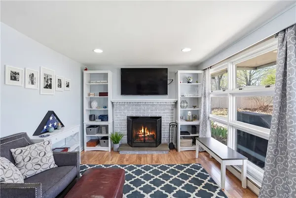 $399,000 | 17 Gloucester Street, Warwick, RI 02886