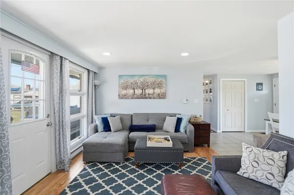 $399,000 | 17 Gloucester Street, Warwick, RI 02886