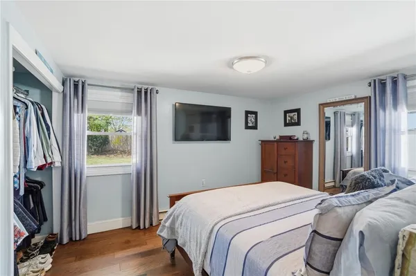 $399,000 | 17 Gloucester Street, Warwick, RI 02886