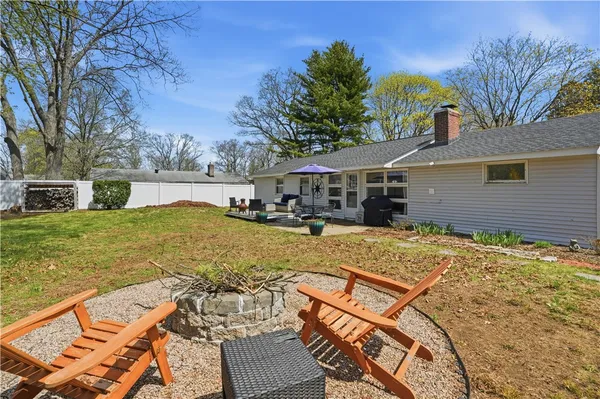 $399,000 | 17 Gloucester Street, Warwick, RI 02886