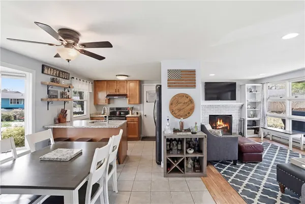 $399,000 | 17 Gloucester Street, Warwick, RI 02886