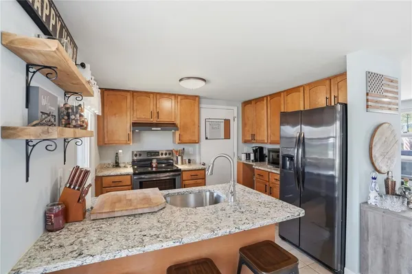 $399,000 | 17 Gloucester Street, Warwick, RI 02886