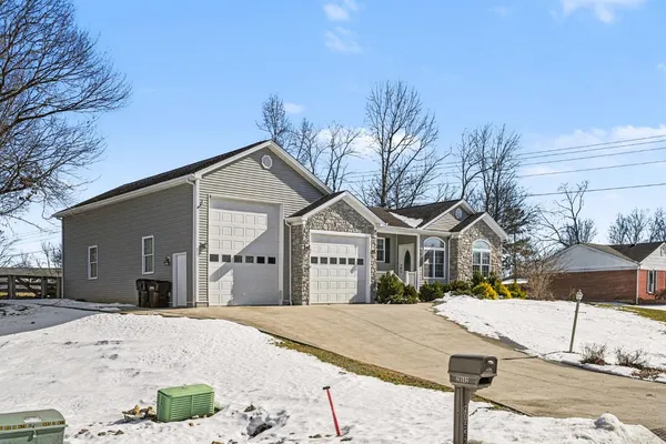$435,000 | 20552 Alpine Drive, Lawrenceburg, IN 47025