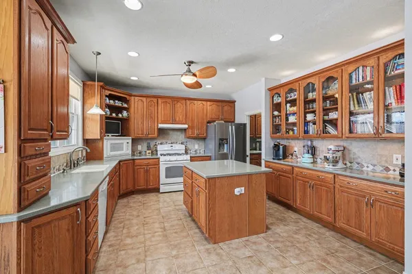 $435,000 | 20552 Alpine Drive, Lawrenceburg, IN 47025