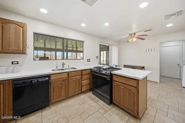 $619,999 | 8155 Ave E W Lancaster Ca West, Lancaster, CA 93536