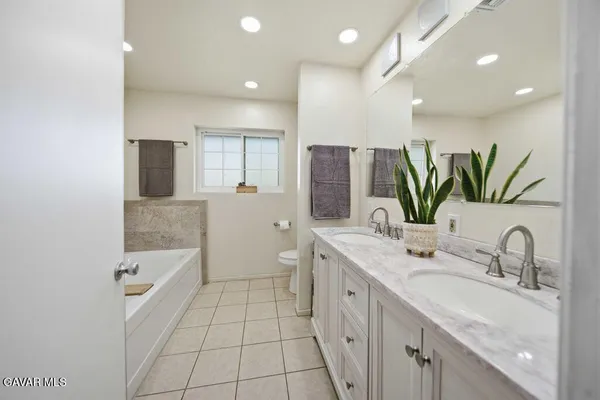 $619,999 | 8155 Ave E W Lancaster Ca West, Lancaster, CA 93536