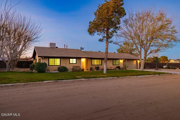 $619,999 | 8155 Ave E W Lancaster Ca West, Lancaster, CA 93536