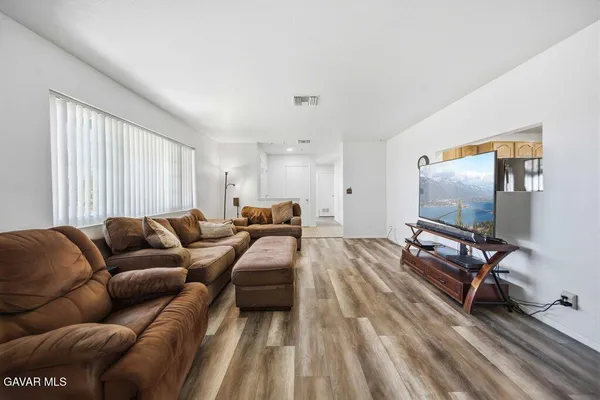 $619,999 | 8155 Ave E W Lancaster Ca West, Lancaster, CA 93536