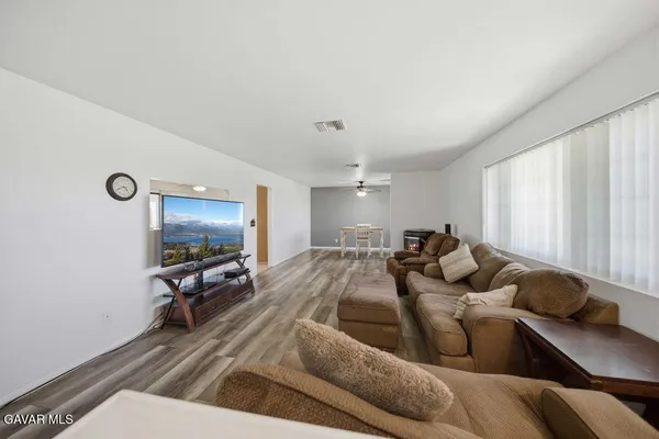 $619,999 | 8155 Ave E W Lancaster Ca West, Lancaster, CA 93536