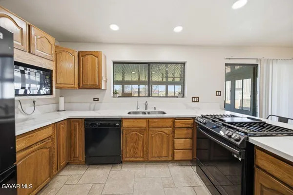 $619,999 | 8155 Ave E W Lancaster Ca West, Lancaster, CA 93536