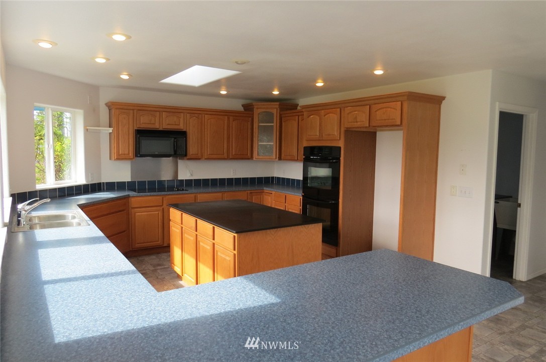 3921 Woodcock Road Sequim, WA 98382 - Photo 8 of 24