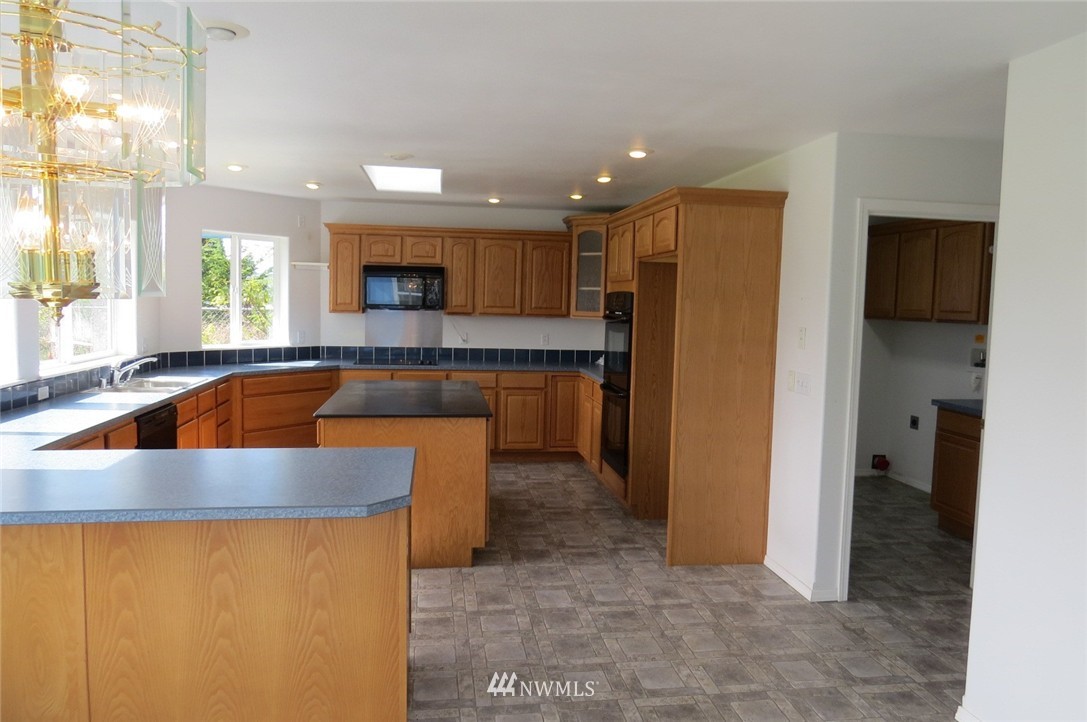 3921 Woodcock Road Sequim, WA 98382 - Photo 9 of 24