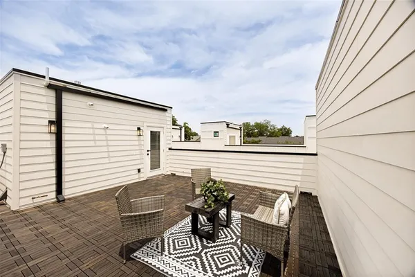 $3,400 | 5633 Live Oak Street, Unit 103, Dallas, TX 75206