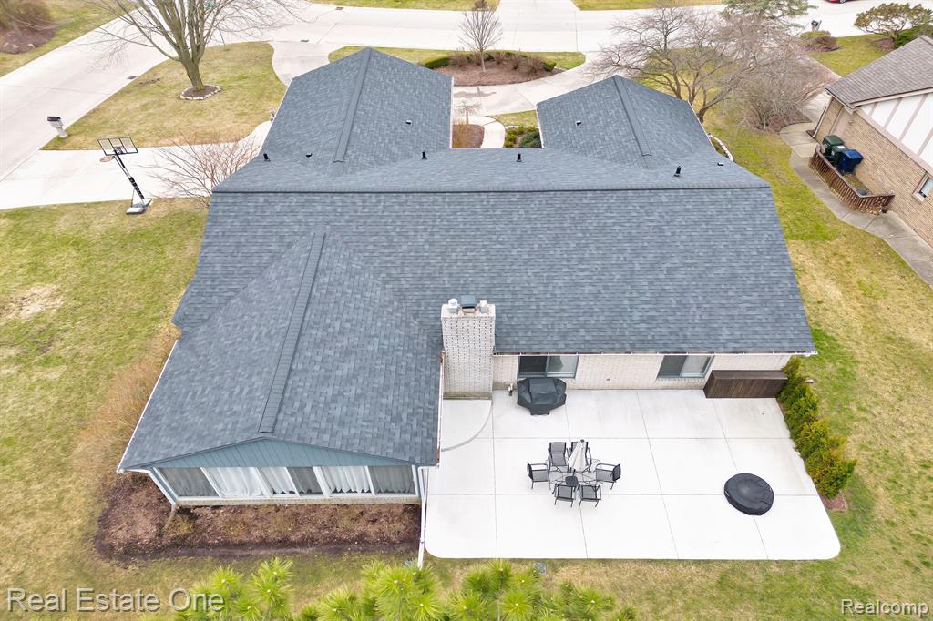 449 Silvervale Drive Rochester Hills, MI 48309 - Photo 3 of 34
