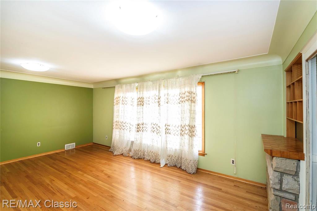 1354 North Gulley Road Dearborn, MI 48128 - Photo 43 of 44