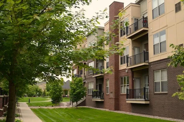 $1,700 | 3640 Wooddale Avenue South, Unit 103, St. Louis Park, MN 55416