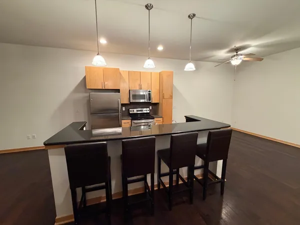 $1,700 | 3640 Wooddale Avenue South, Unit 103, St. Louis Park, MN 55416