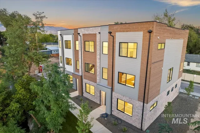 $799,900 | 3243 West Moore Street, Boise, ID 83702