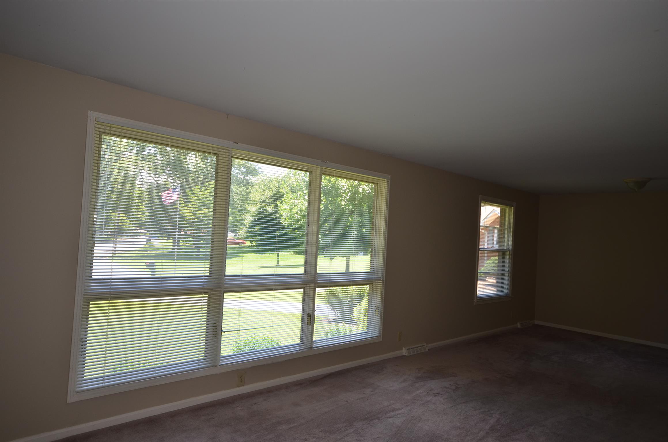 310 Kimbrough Road Clarksville, TN 37043 - Photo 4 of 25 an empty room with a window