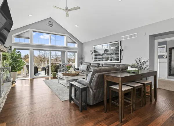 $1,495,000 | 6714 Burma Road, Waterford, WI 53185