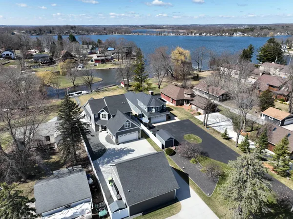 $1,495,000 | 6714 Burma Road, Waterford, WI 53185