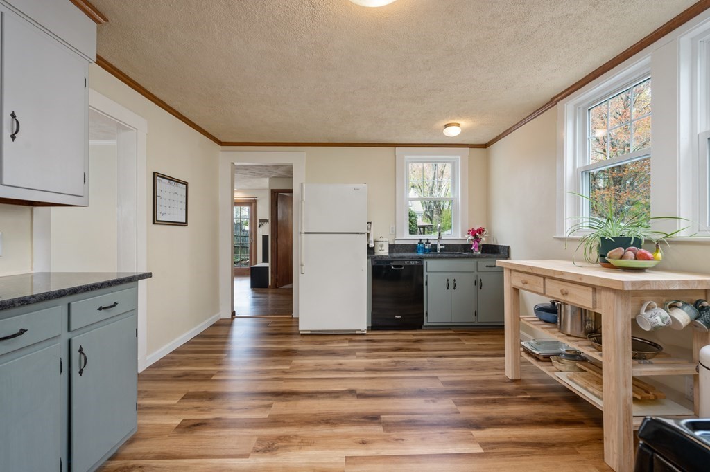 78 Mayall Road Waltham, MA 02453 - Photo 9 of 32 Gallery Image 9