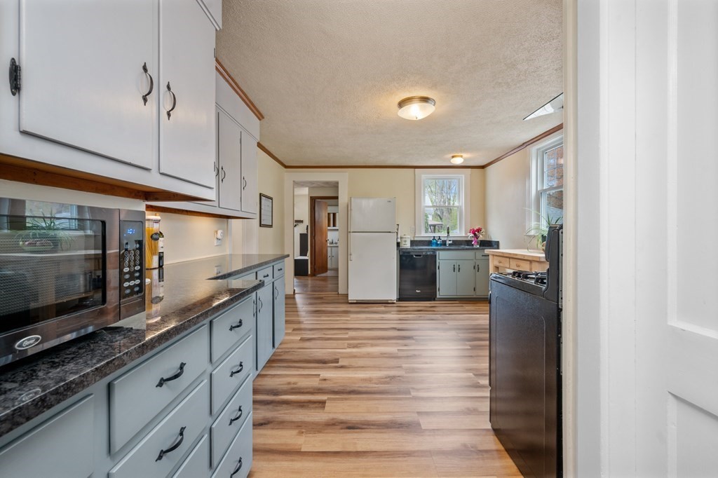 78 Mayall Road Waltham, MA 02453 - Photo 10 of 32 Gallery Image 10