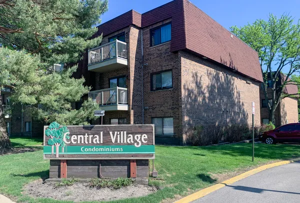 $1,695 | 715 West Central Road, Unit A8, Mount Prospect, IL 60056