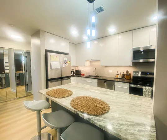 $1,695 | 715 West Central Road, Unit A8, Mount Prospect, IL 60056